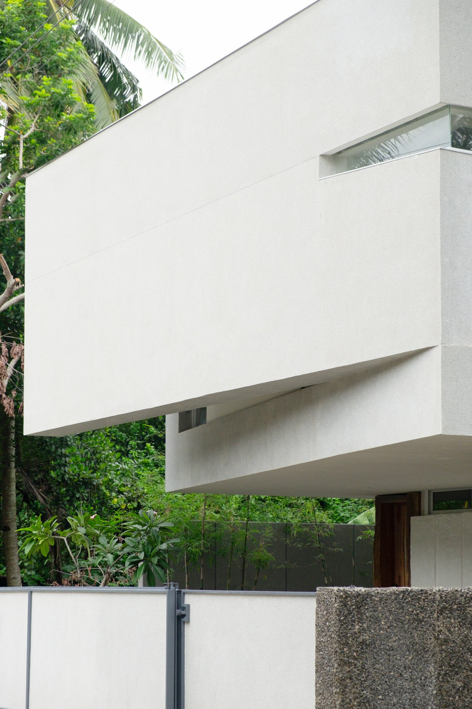 MLA at Home Laurence Angeles Furtive House