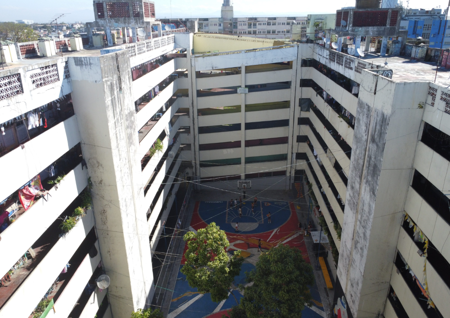 Kanto.PH - Rhea and Gabriel Schmid document the Western Bicutan Tenement
